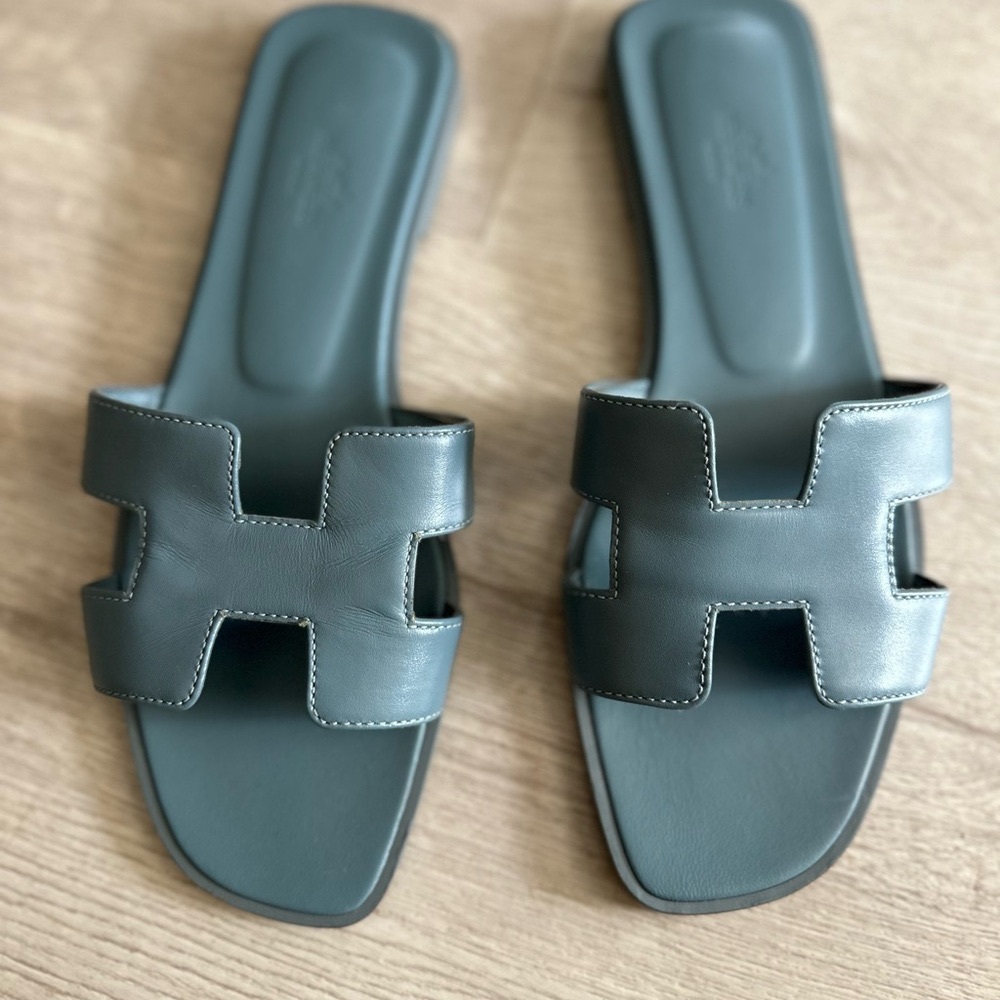 Preowned Hermes Oran Sandals Size 39.5 Bleu Pinede